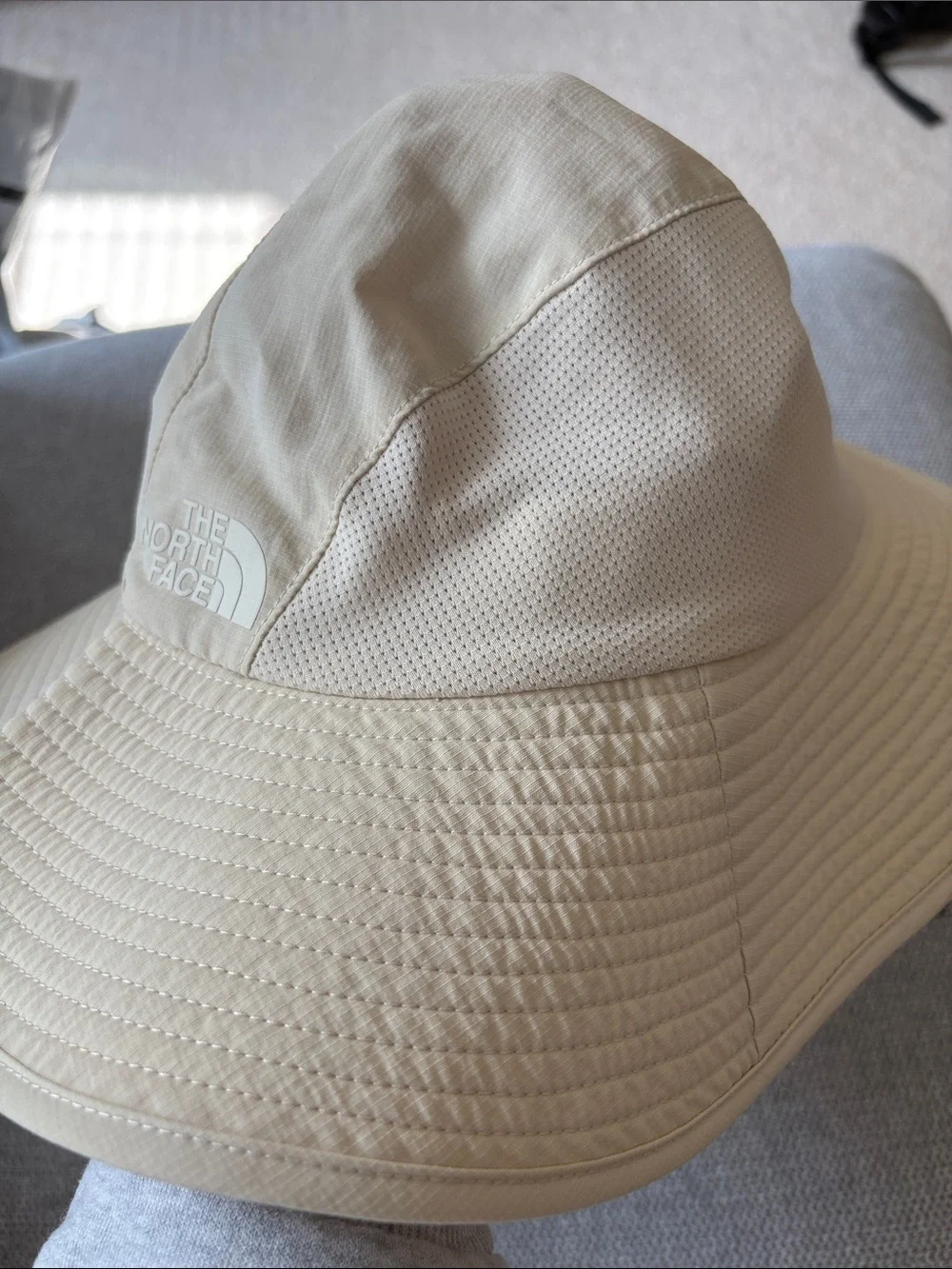 The North Face Bucket Brimmer Hat Women’s Size S/M